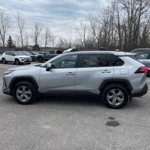 TOYOTA RAV4 XLE - 3