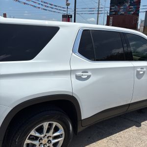 صورة 9 لـ 2022 Chevrolet TRAVERSE LS