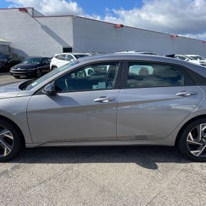 HYUNDAI ELANTRA HYBRID SEL SPORT - 4