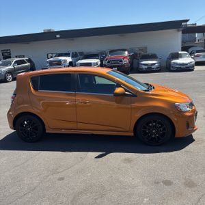 2017 Chevrolet SONIC LT AUTO 照片 10