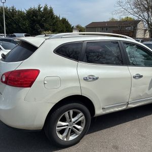 NISSAN ROGUE SV - 9