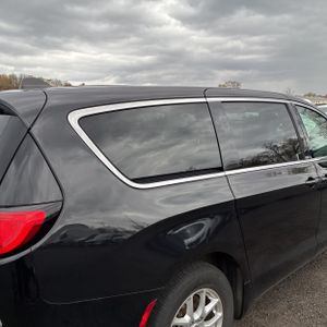 CHRYSLER VOYAGER LX - 9