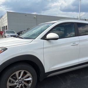 HYUNDAI TUCSON SE - 2