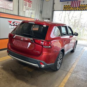 MITSUBISHI OUTLANDER SE - 10