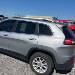 JEEP CHEROKEE LATITUDE PLUS - 6