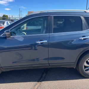 2015 Nissan ROGUE SL photo 3