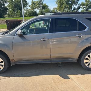 2010 Chevrolet EQUINOX LT photo 4