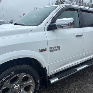 Ram 1500 Laramie - 2