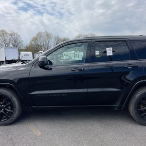 JEEP GRAND CHEROKEE LAREDO X - 4