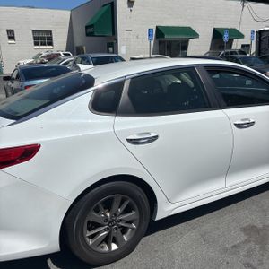 KIA OPTIMA LX TURBO - 8