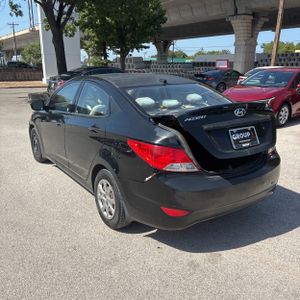 2012 Hyundai ACCENT GLS photo 5