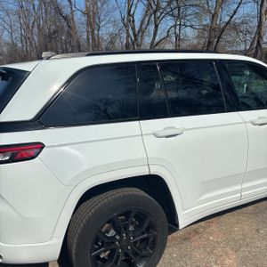 JEEP GRAND CHEROKEE 4XE ANNIVERSARY EDITION - 9