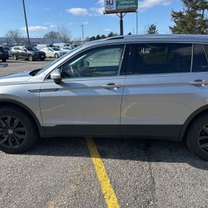 VOLKSWAGEN TIGUAN SE - 4