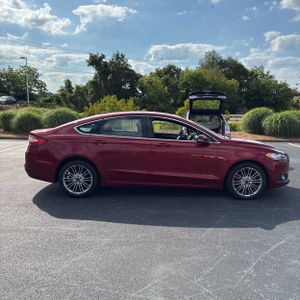 FORD FUSION SE - 10