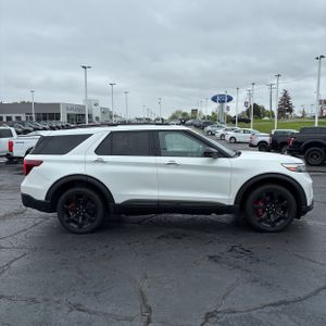 FORD EXPLORER ST - 10