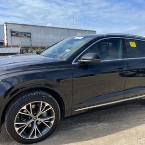 AUDI Q8 PREMIUM PLUS 55 TFSI QUATTRO - 2