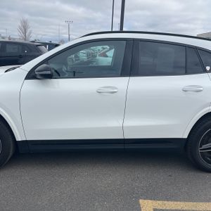 MERCEDES-BENZ GLA - 4