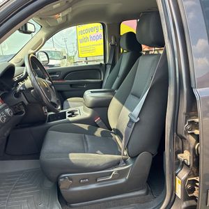 2011 Chevrolet SUBURBAN LS 缩略图 31