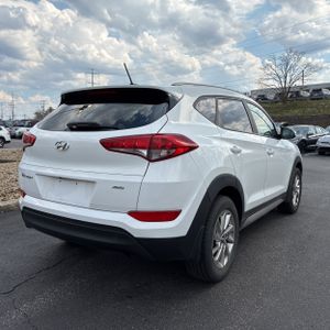 HYUNDAI TUCSON SE - 8