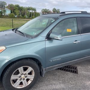 CHEVROLET TRAVERSE LT - 2