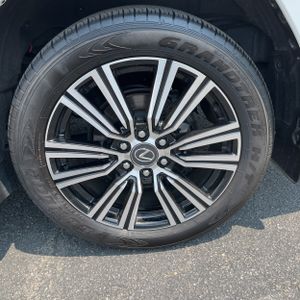 صورة مصغرة 14 لـ 2025 Lexus LX 600 LUXURY