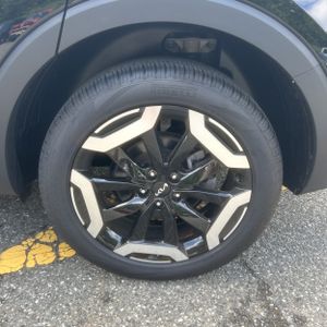 صورة 18 لـ 2024 KIA TELLURIDE S
