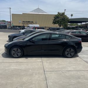 TESLA MODEL 3 BASE - 3