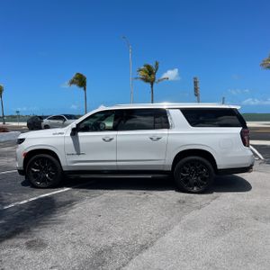CHEVROLET SUBURBAN HIGH COUNTRY - 3