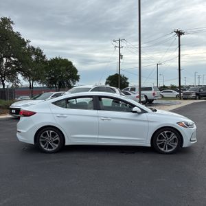 HYUNDAI ELANTRA LIMITED - 10