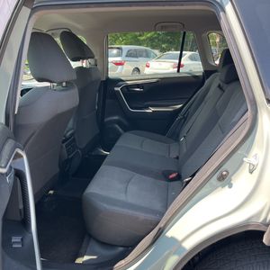 2021 Toyota RAV4 XLE — миниатюра 33