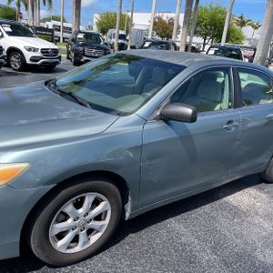 Toyota Camry Base - 2