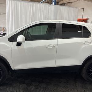 CHEVROLET TRAX LS - 4