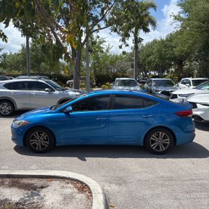 HYUNDAI ELANTRA SE - 3