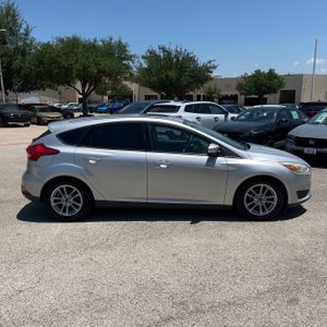 FORD FOCUS SE - 10