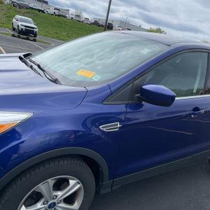 FORD ESCAPE SE - 2