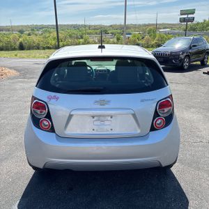 CHEVROLET SONIC LS AUTO - 7