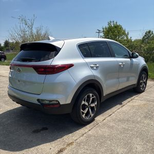 KIA SPORTAGE LX - 8
