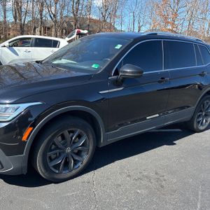 VOLKSWAGEN TIGUAN SE 4MOTION - 2