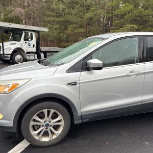 FORD ESCAPE SE - 2