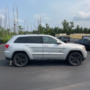 2011 JEEP GRAND CHEROKEE LAREDO photo 10
