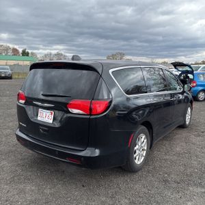 CHRYSLER VOYAGER LX - 8