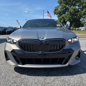 صورة مصغرة 14 لـ 2026 BMW 550E XDRIVE