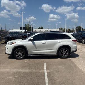 2017 Toyota HIGHLANDER XLE — фото 3
