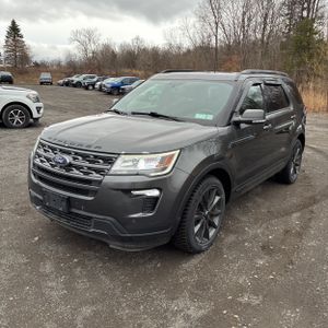 FORD EXPLORER XLT - 1