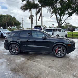 PORSCHE CAYENNE S - 10