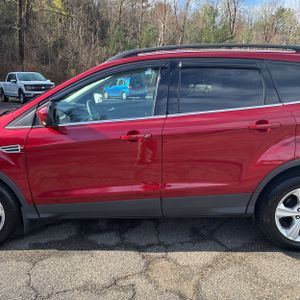 FORD ESCAPE SE - 4