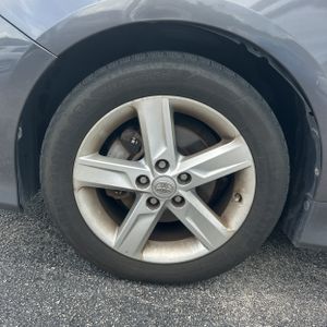 2014 Toyota CAMRY SE — миниатюра 17