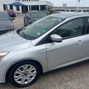 FORD FOCUS SE - 2