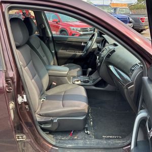 صورة مصغرة 32 لـ 2011 KIA SORENTO LX
