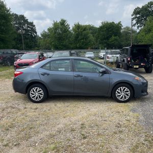 صورة 10 لـ 2017 Toyota COROLLA LE